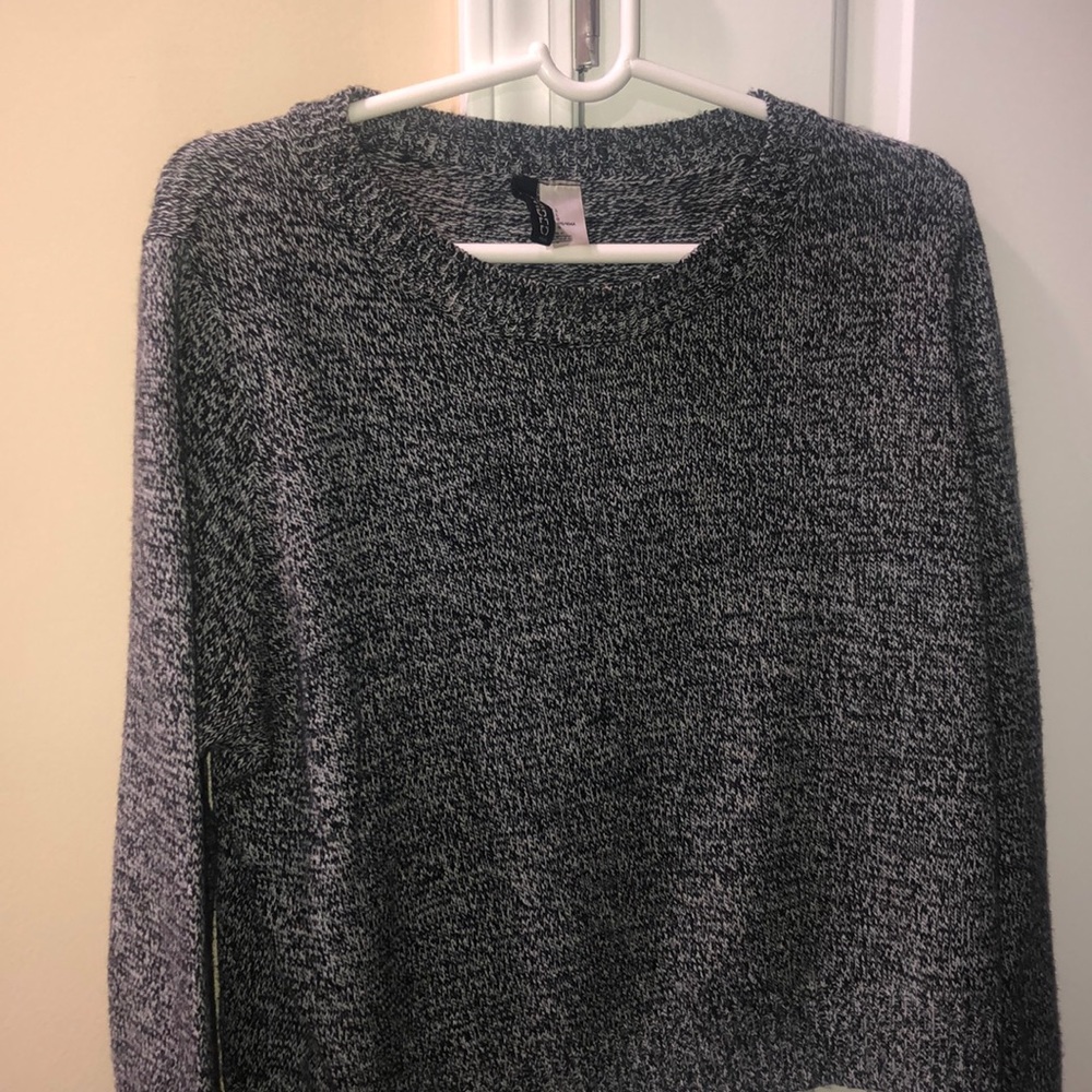Grey long sleeve sweater